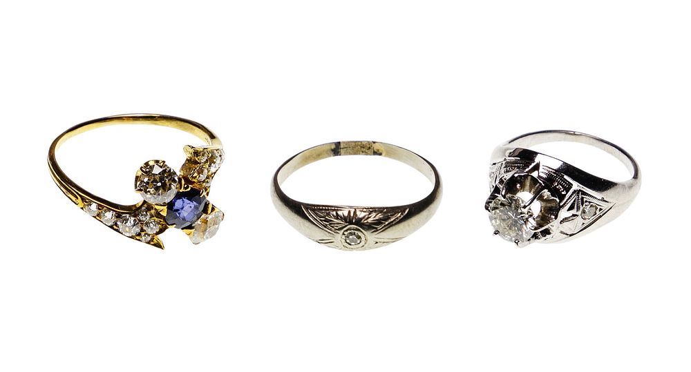 Lot 211: Platinum / Palladium and 18k Gold Ring Assortment