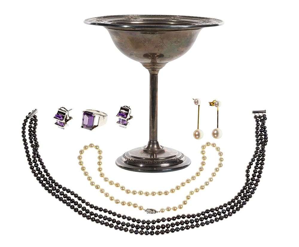 Lot 227: Gold and Silver Jewelry Assortment