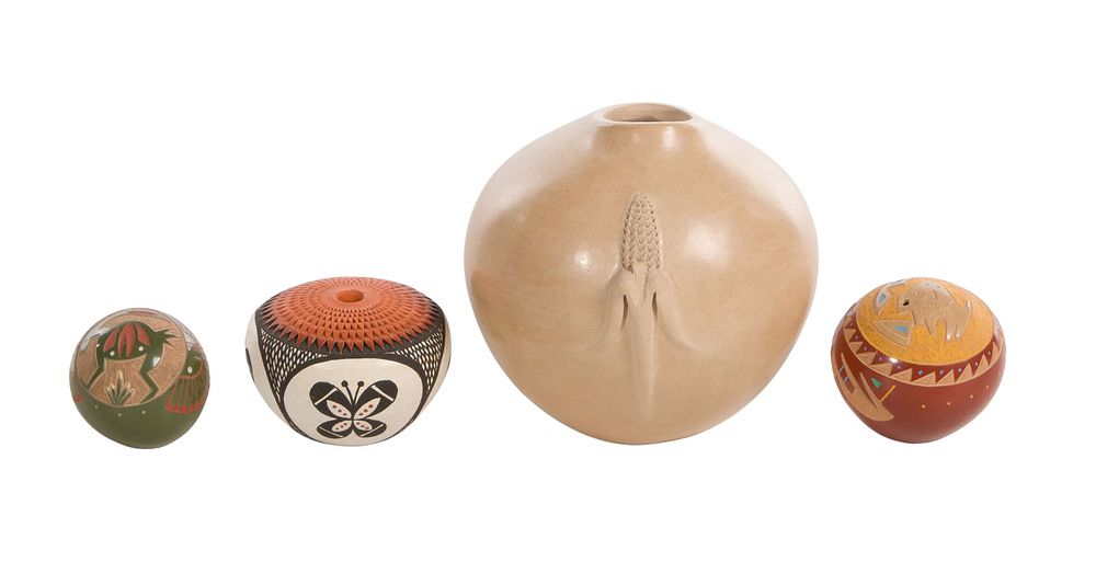 Lot 245: Iris Youvella Nampeyo (American / Hopi-Tewa, 1944-2108) Ceramic Seed Pot