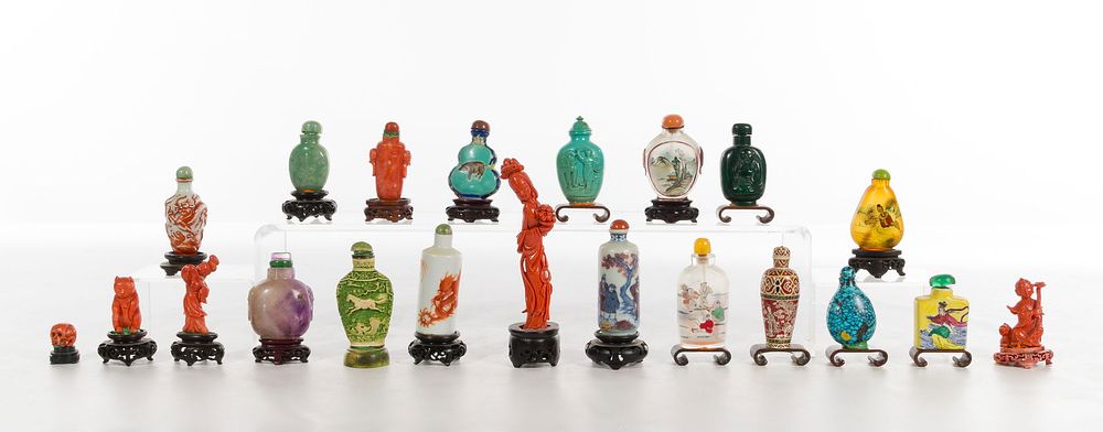 Lot 258: Chinese Snuff Bottle and Coral Carving Assortment