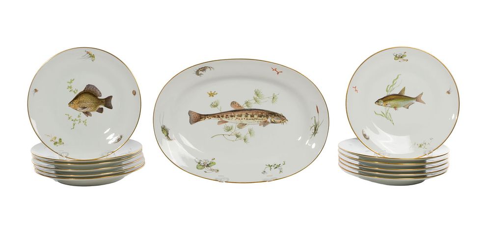 Lot 290: Richard Ginori Quenelle Porcelain Fish Service