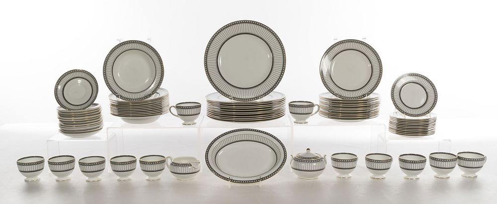 Lot 293: Wedgwood Colonnade China Service