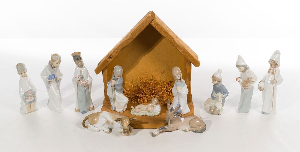 Lot 311: Lladro Nativity Porcelain Figurine Group
