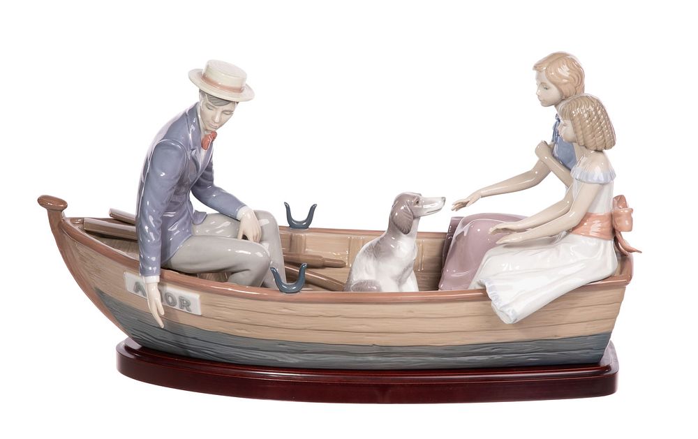Lot 313: Lladro #5343 'Love Boat' Porcelain Figurine