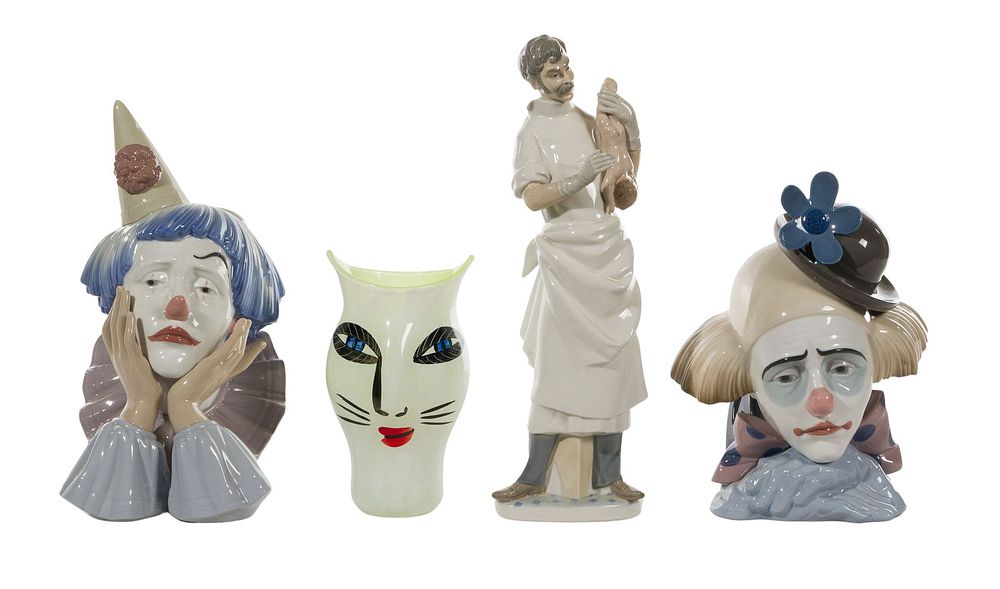 Lot 318: Lladro Figurine Assortment