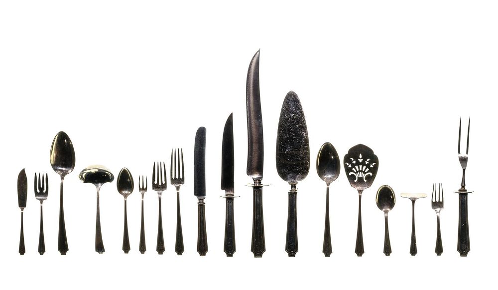 Lot 447: Whiting Manufacturing Company King Albert Sterling Silver Flatware