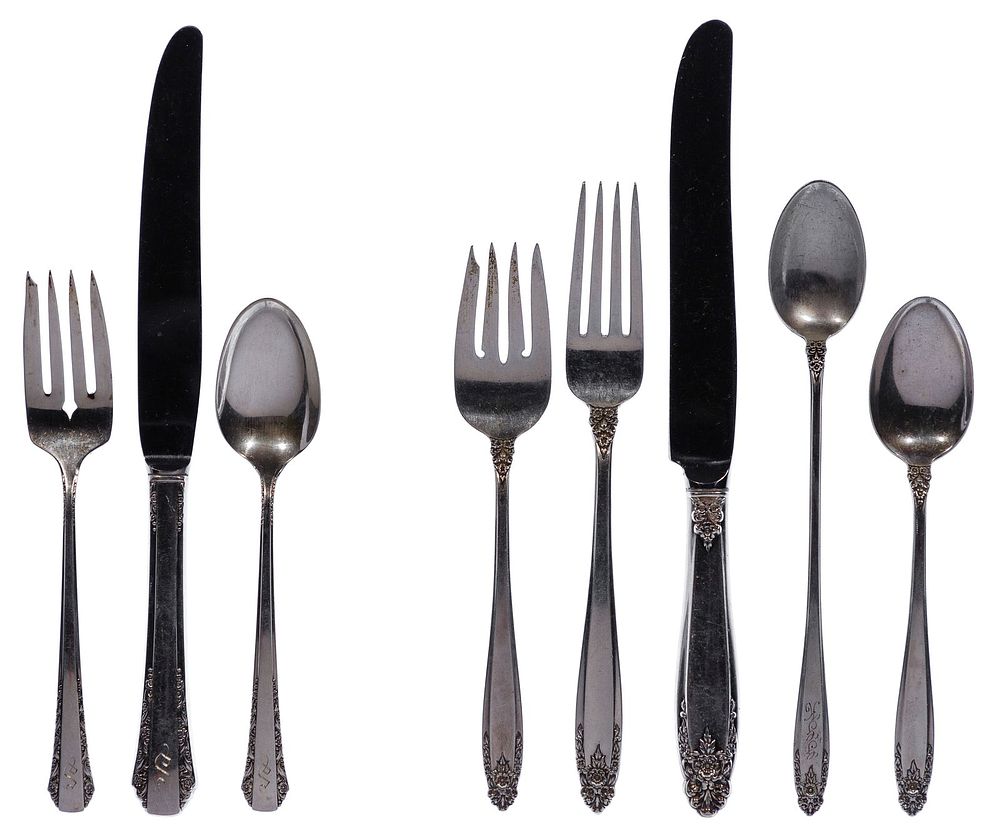 Lot 501: Sterling Silver Flatware Assortment