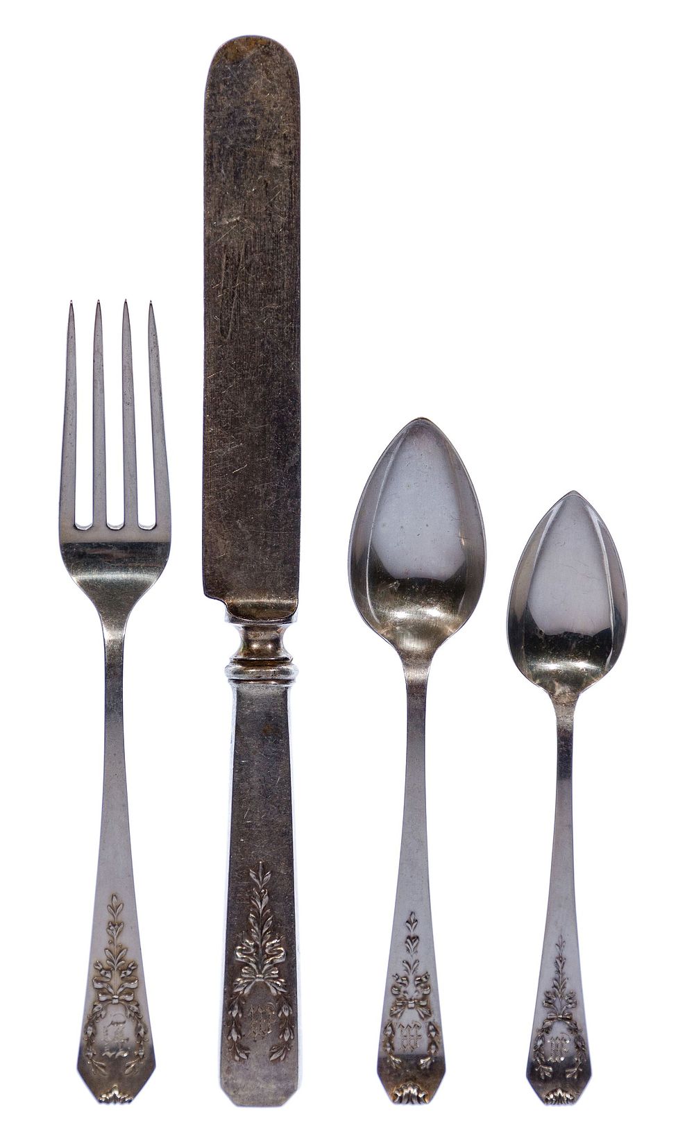 Lot 554: Whiting Madam Jumel Sterling Silver Flatware Assortment