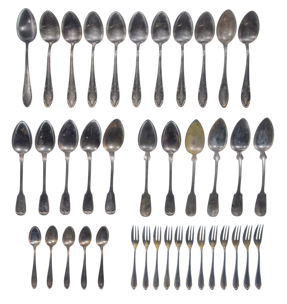 Lot 557: European Silver (800) Silver Flatware Assortment