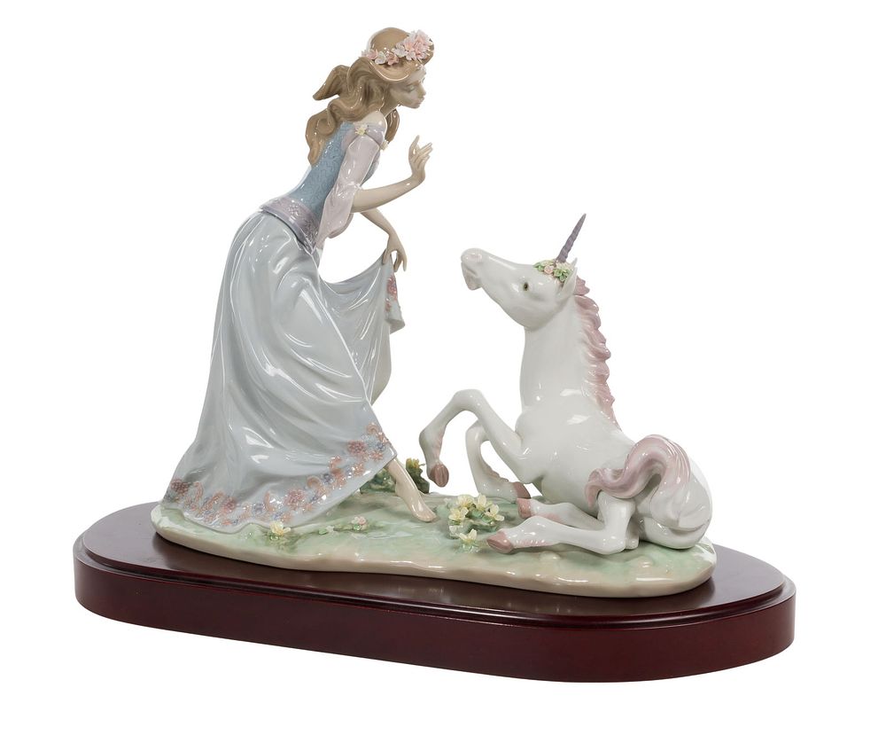 Lot 221: Lladro #1755 'The Princess and the Unicorn' Porcelain Figurine