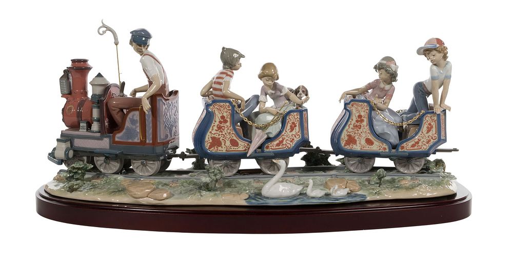 Lot 222: Lladro #1517 'Circus Train' Porcelain Figurine