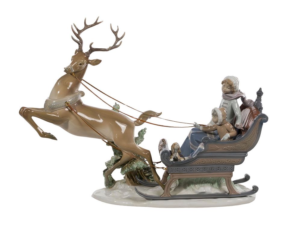 Lot 227: Lladro #1429 'Winter Wonderland' Porcelain Figurine