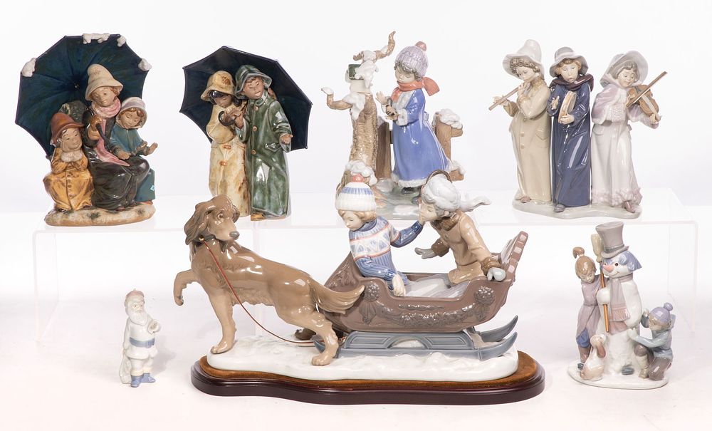 Lot 230: Lladro Figurine Assortment