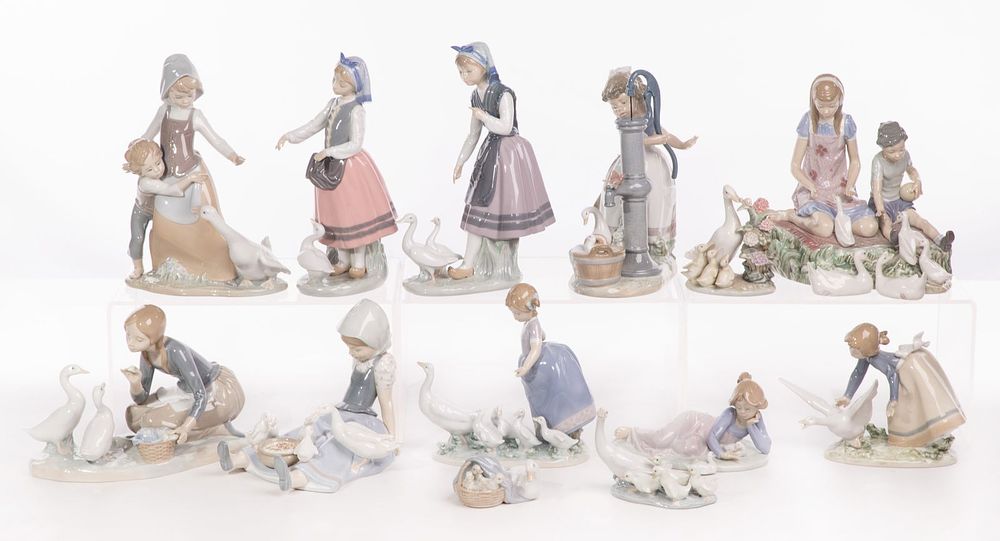 Lot 235: Lladro Figurine Assortment
