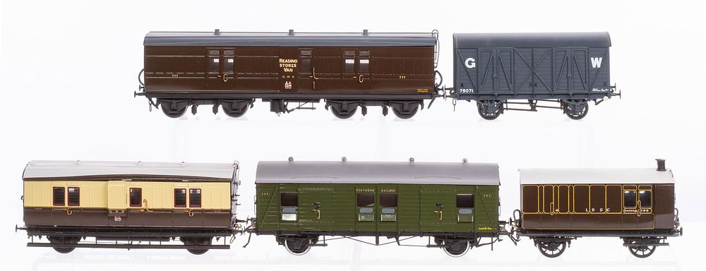 Lot 231: Lawrence Scale Models Model Train O Scale Car Assortment
