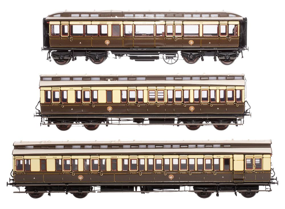 Lot 236: Lawrence Scale Models Model Train O Scale Car Assortment