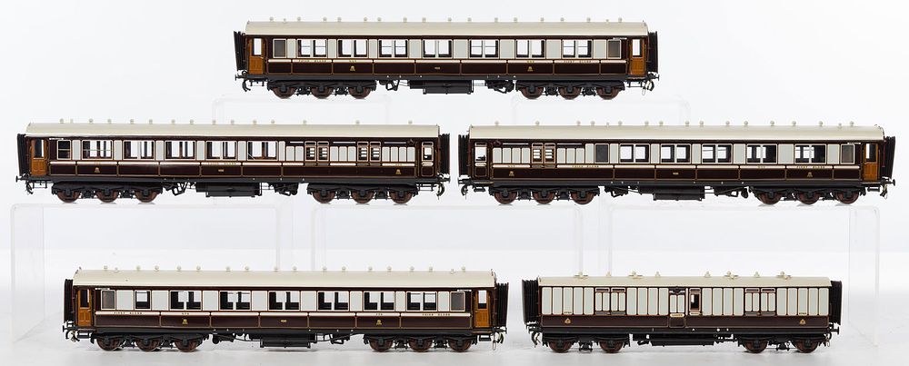 Lot 243: Lawrence Scale Models Model Train O Scale Passenger Car Assortment