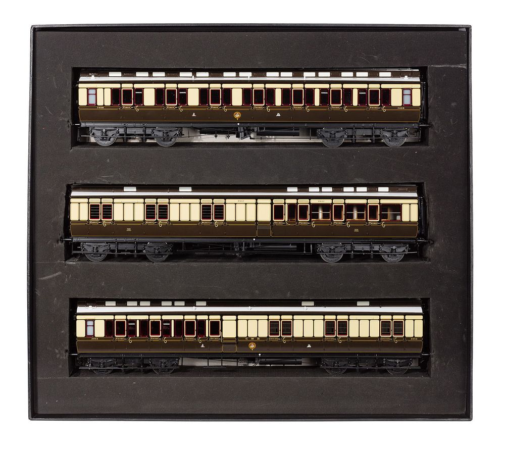 Lot 248: Lee Marsh Model Train O Scale Great Western Passenger Car Assortment