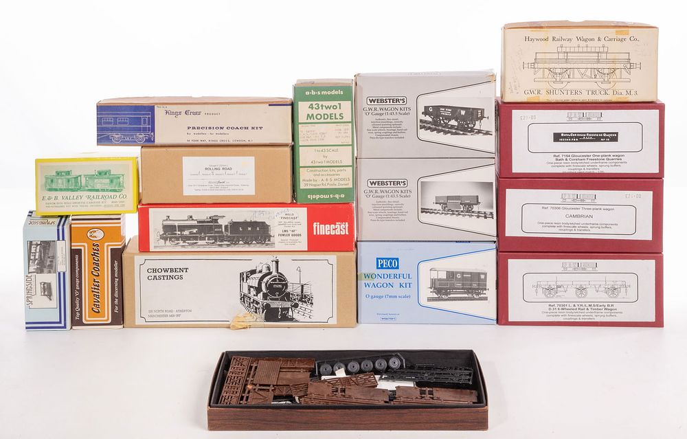 Lot 278: Model Train O Scale Kit Assortment