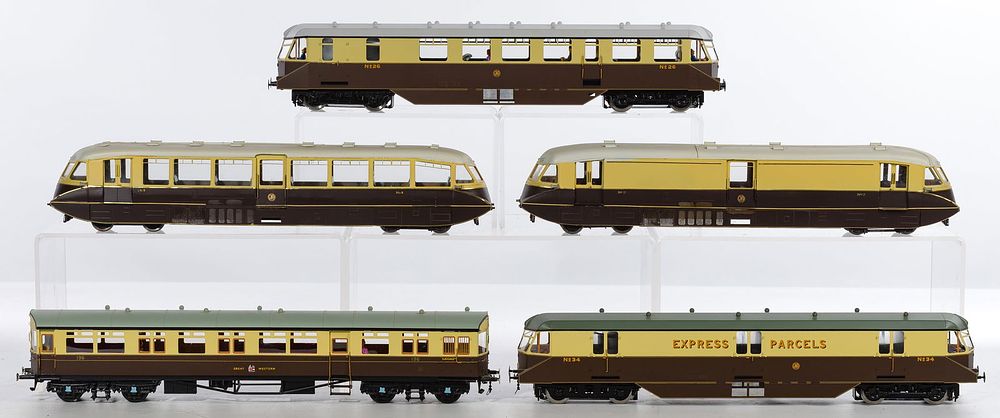 Lot 286: Tower Model Train O Scale Assortment