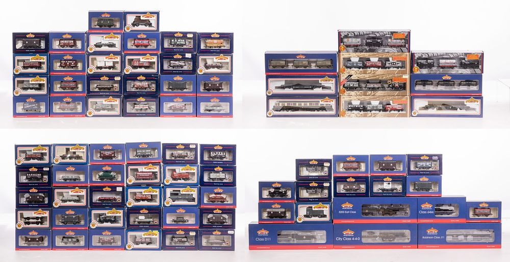 Lot 294: Bachmann Model Train OO Scale Assortment