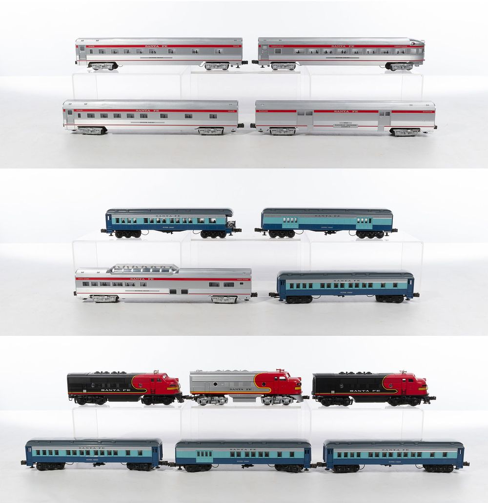 Lot 327: Williams Model Train O Scale Santa Fe Collection