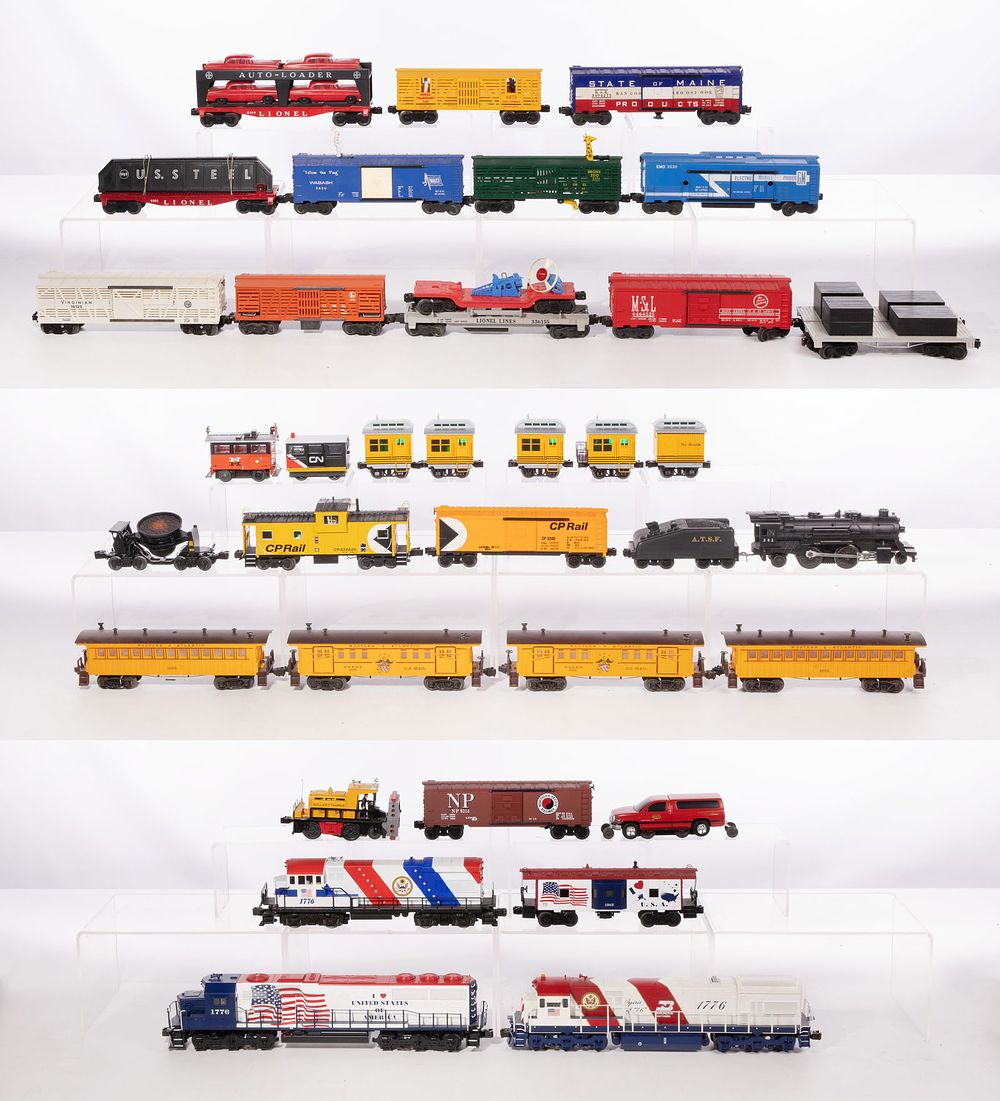 Lot 359: Lionel Model Train O Scale Assortment