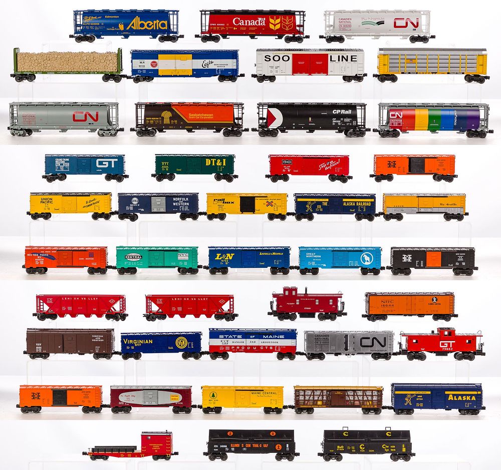 Lot 362: Lionel Model Train O Scale Car Assortment