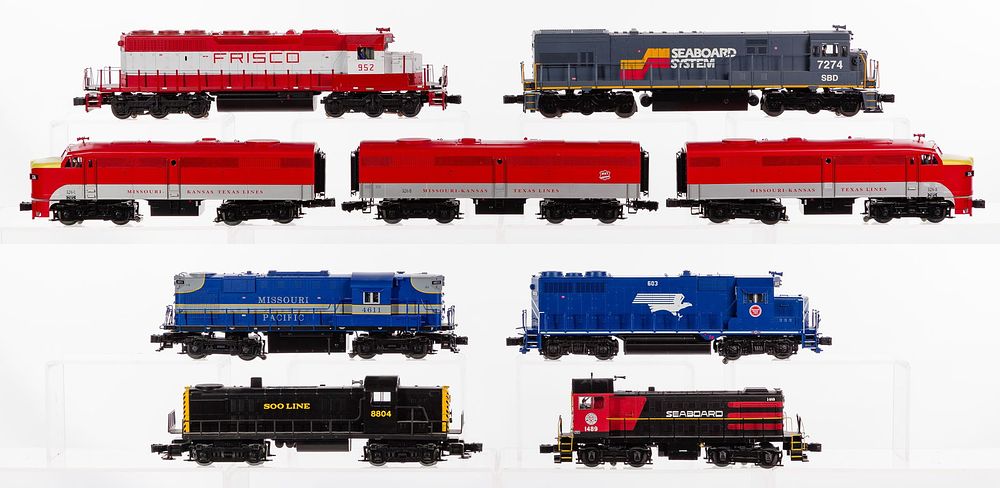 Lot 367: Lionel Model Train O Scale Locomotive Assortment