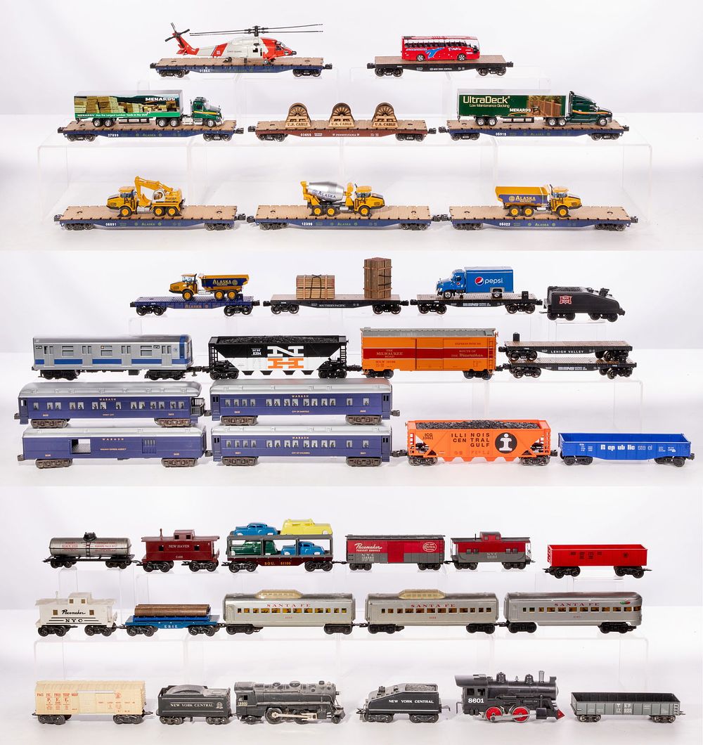 Lot 371: Model Train O Scale Assortment