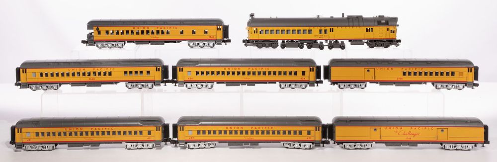 Lot 374: MTH Model Train O Scale Union Pacific Train Car Assortment