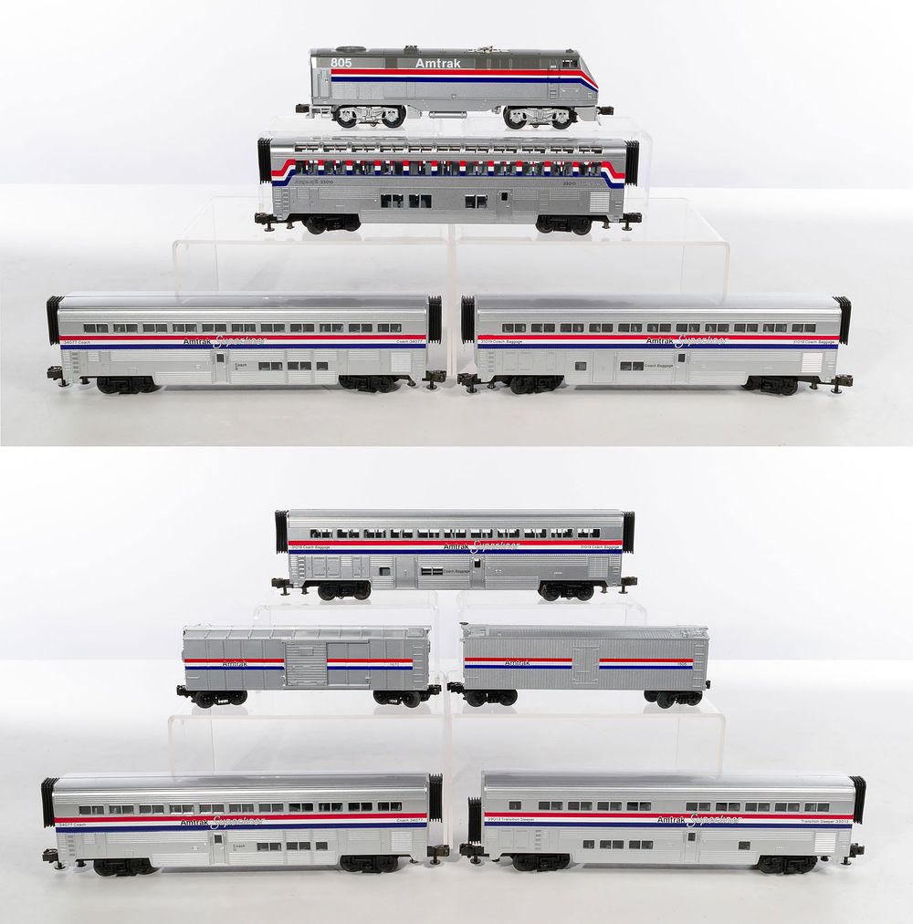 Lot 383: MTH Model Train O Scale Amtrak Passenger Car Collection
