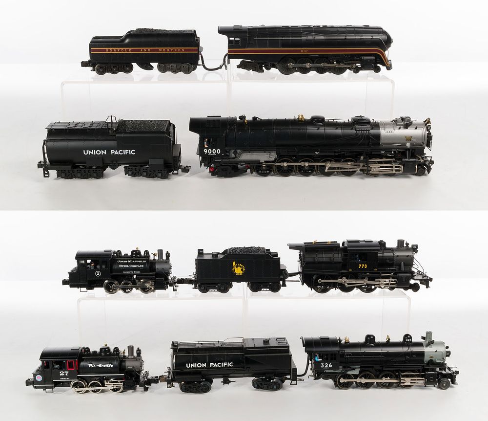 Lot 394: Lionel Model Train O Scale Locomotive and Tender Assortment