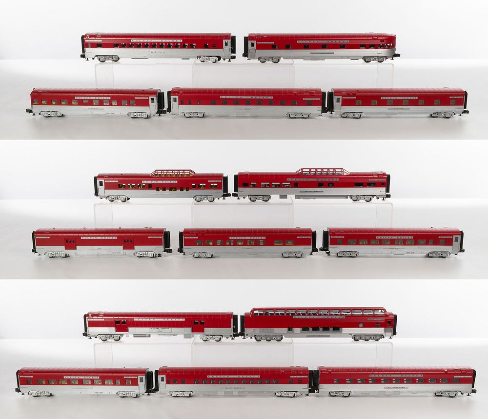 Lot 413: MTH Model Train O Scale Golden Rocket Passenger Car Assortment