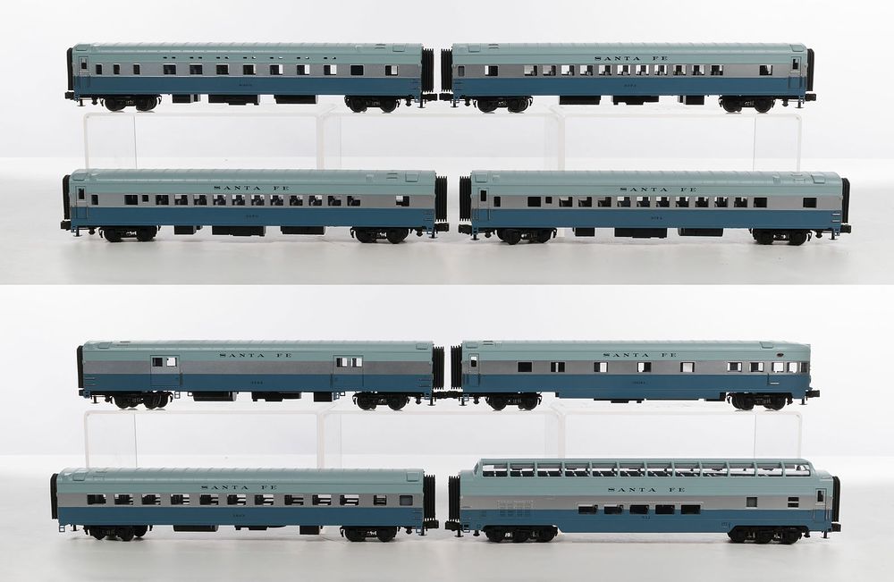 Lot 444: MTH Model Train O Scale Santa Fe Passenger Car Collection