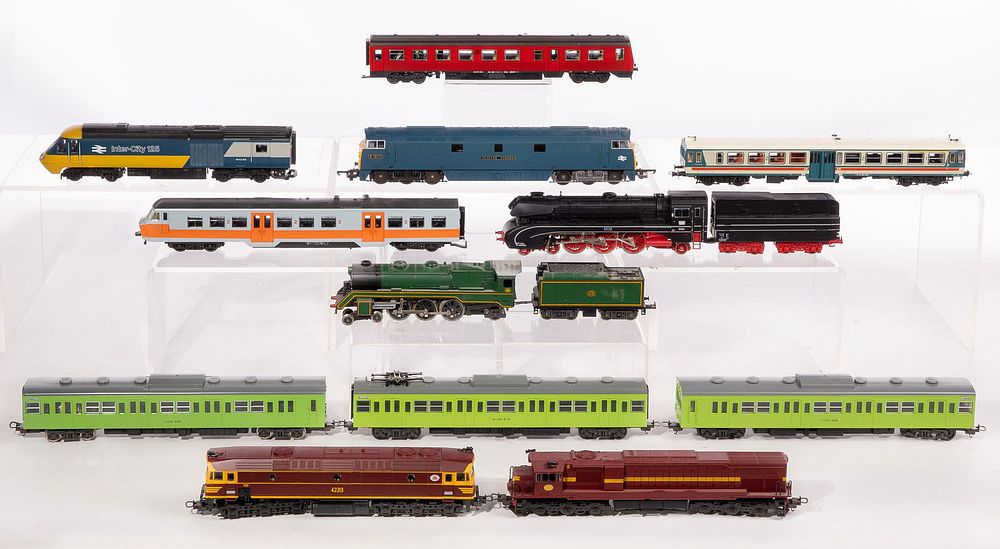Lot 529: Lima Model Train HO Scale Assortment