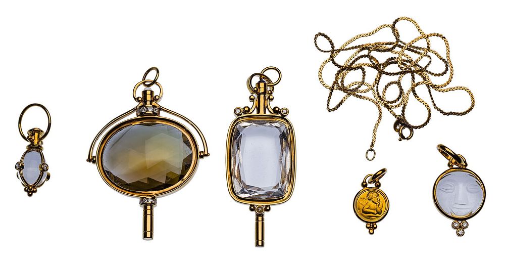 Lot 160: 18k Yellow Gold Pendant and Necklace Assortment