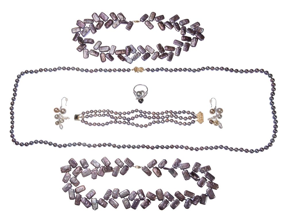 Lot 194: 14k Gold and Pearl Jewelry Assortment