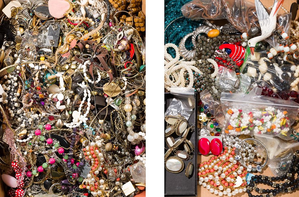 Lot 195: Costume Jewelry Assortment