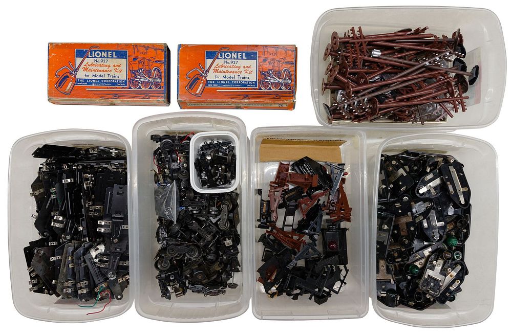 Lot 291: Model Train Part and Accessory Assortment