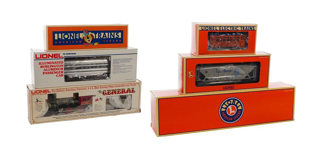 Lot 297: Lionel Model Train O Scale Assortment