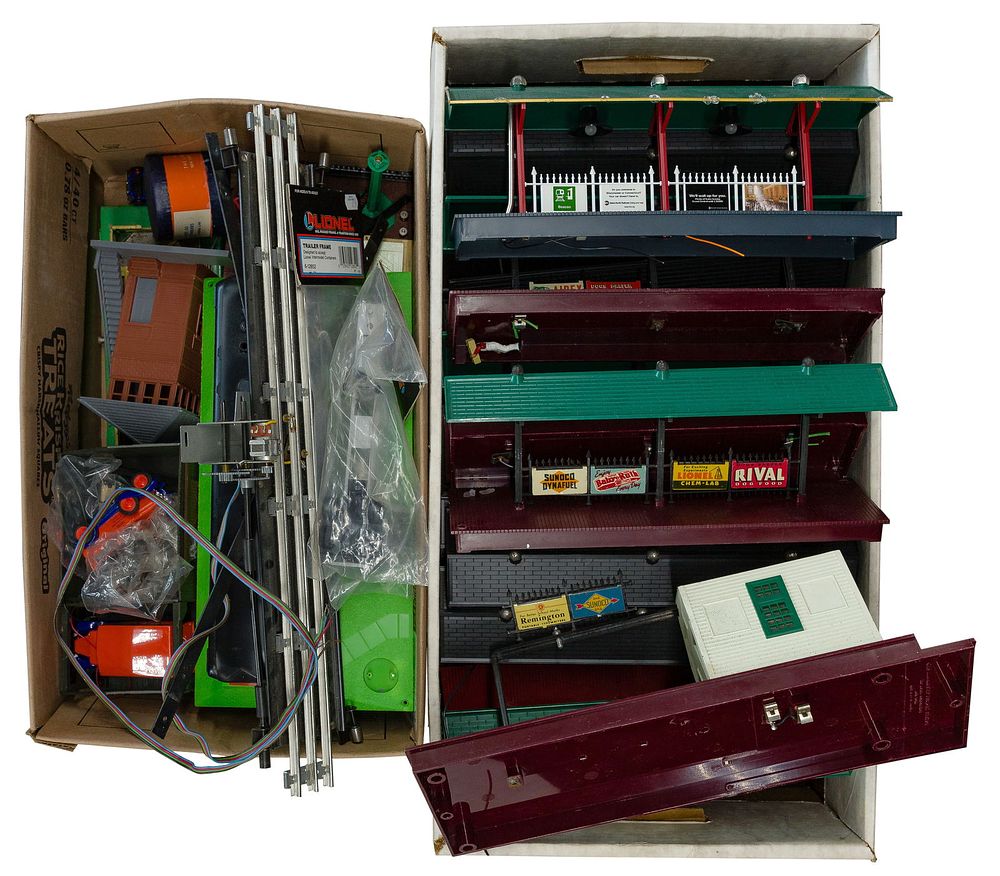 Lot 306: Lionel Model Train Station, House and Accessory Assortment