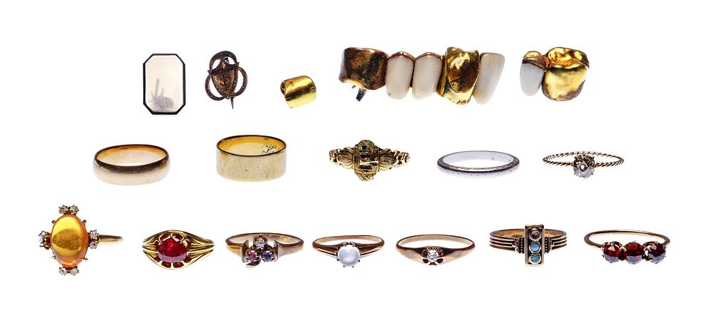 Lot 160: Platinum and Mixed Gold Assortment