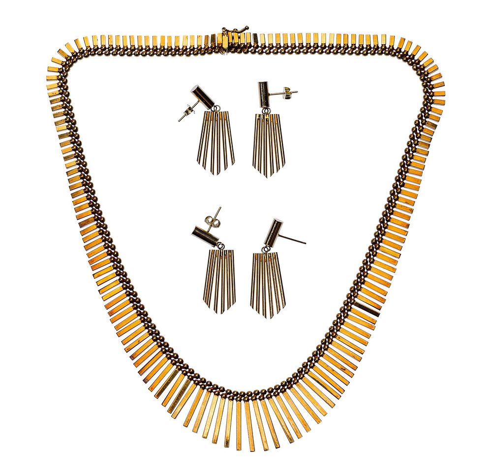 Lot 162: 14k Yellow Gold Necklace and Pierced Earrings
