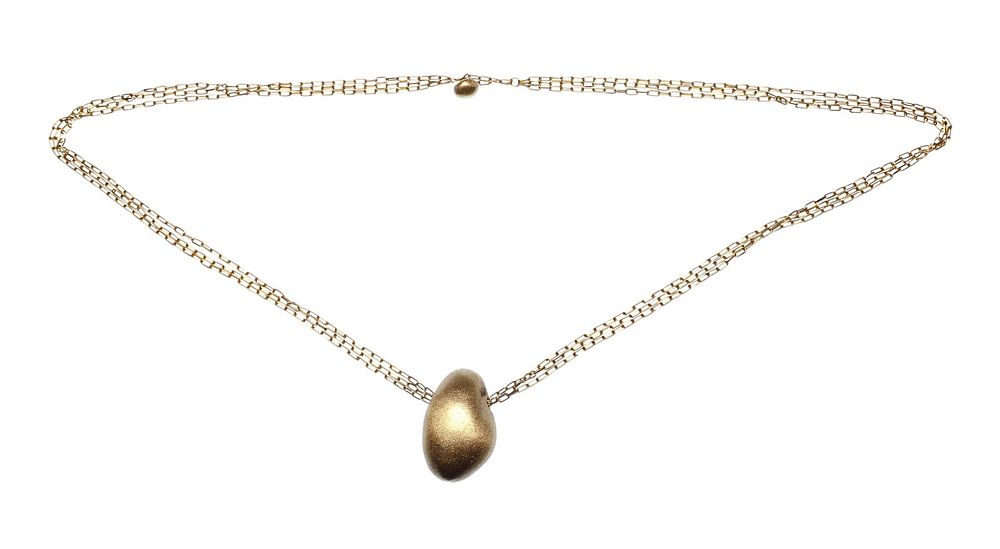 Lot 172: 18k Yellow Gold Pendant on Necklace