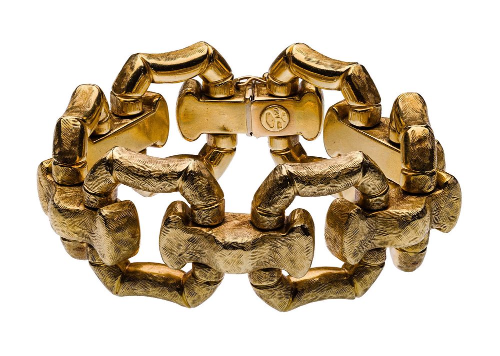Lot 175: 18k Yellow Gold Bracelet
