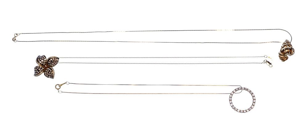 Lot 196: 14k Yellow Gold Pendant on Necklace Assortment