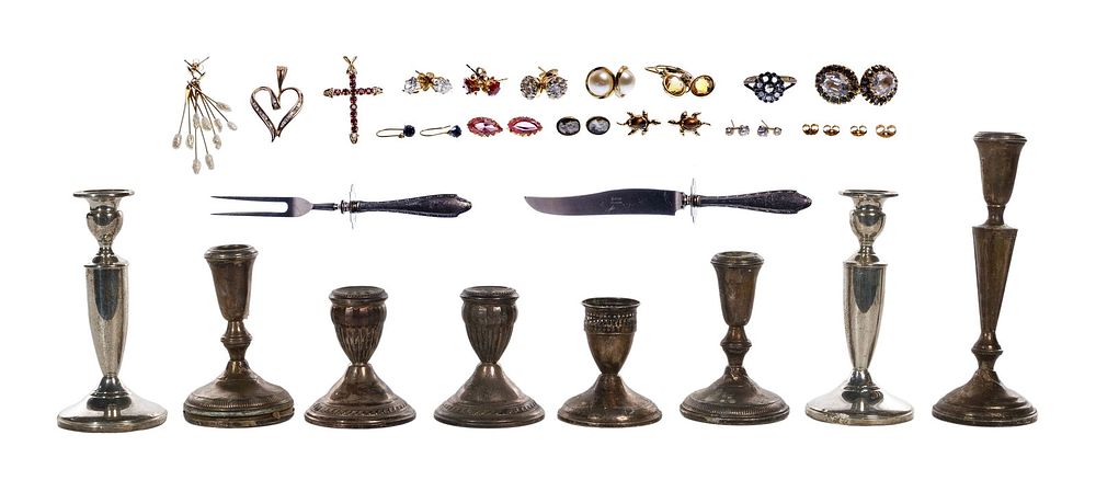 Lot 211: Gold Jewelry Assortment
