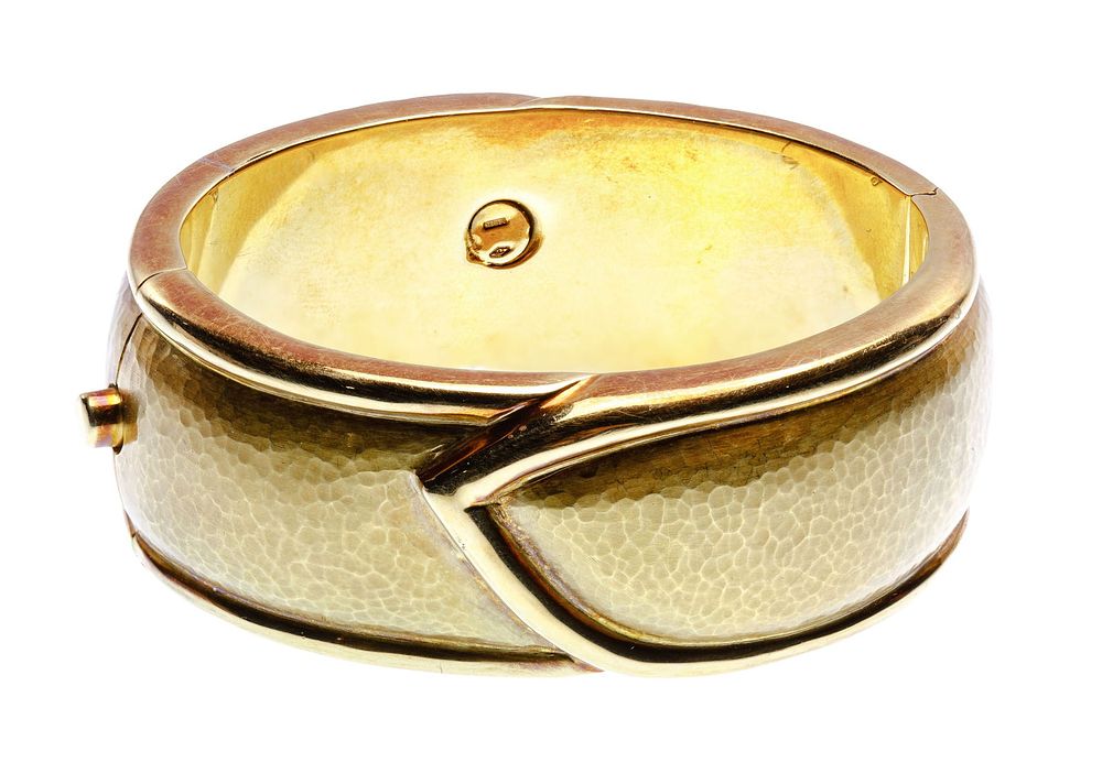 Lot 187: 18k Yellow Gold Hinged Bangle Bracelet