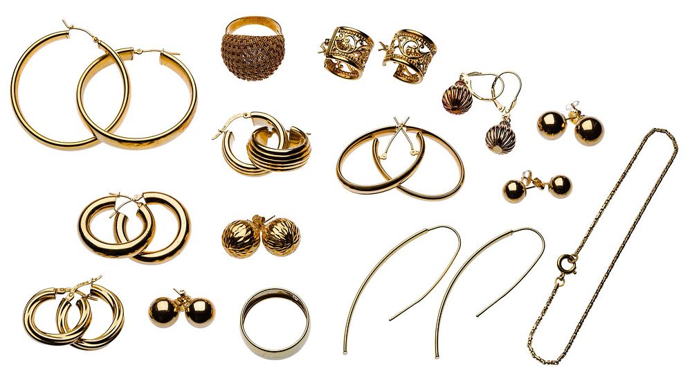 Lot 160: 18k Yellow Gold Jewelry Assortment